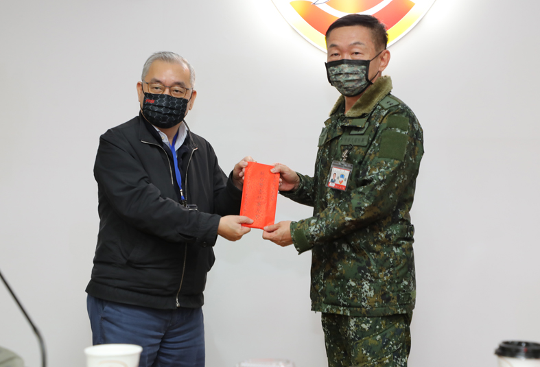 黃理事長致贈澎防部慰問金