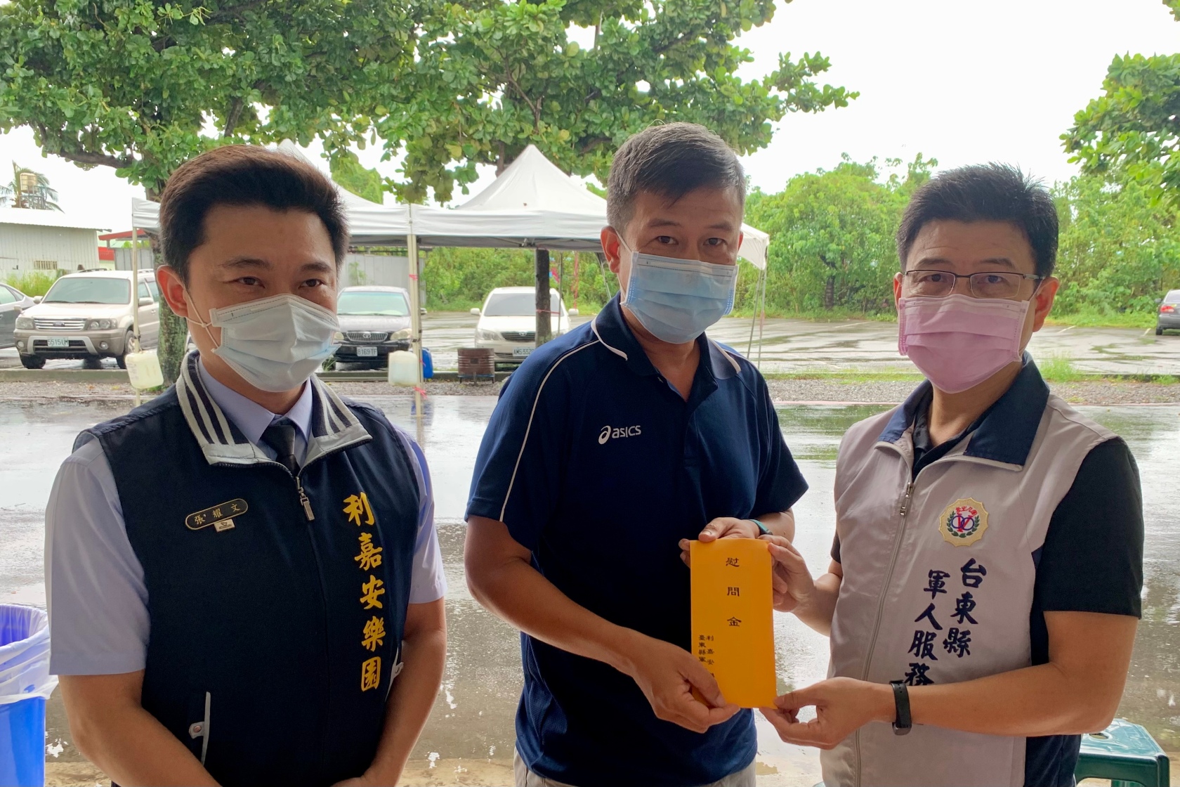 1101014慰問喪父軍官